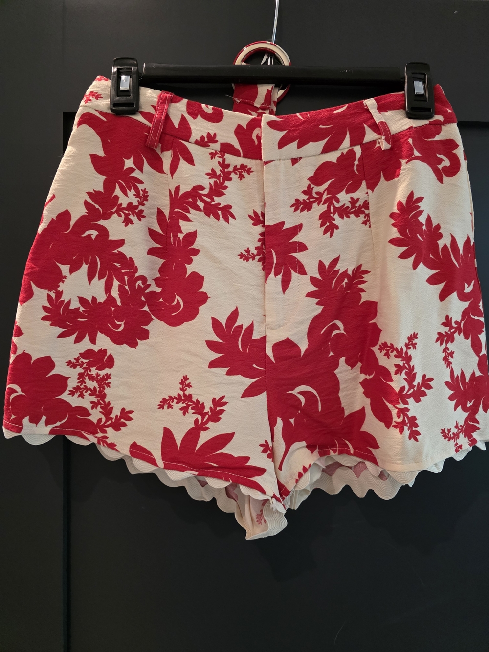 Red Floral Button-Front Short Set - Picture 5 of 7
